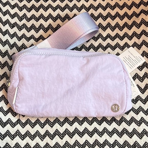 NWT RARE Lavender Fog Everywhere Belt Bag Lululemon - Picture 3 of 12